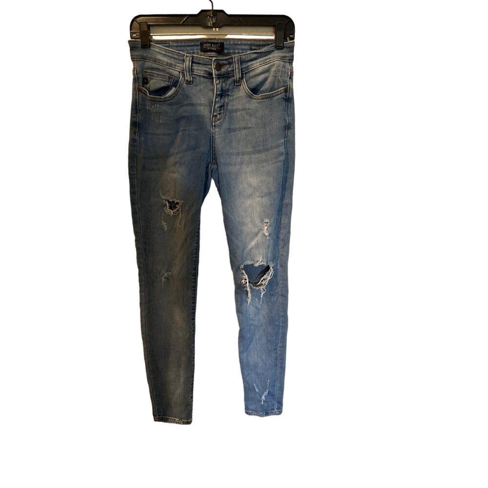 Women’s Judy Blue Distressed Skinny Jeans. size 7 (27”)